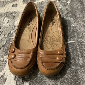 Womens Cabelas 84057 Slip On Shoes  Leather Uper Tan Mary Jane Sz 8Casual